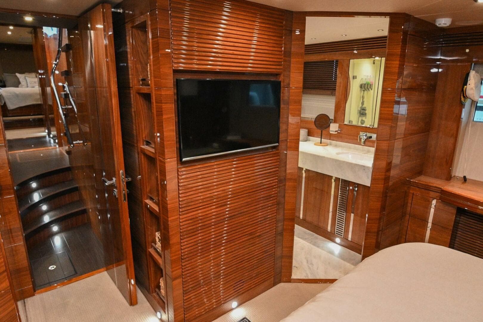 2015 Sunseeker Predator 68