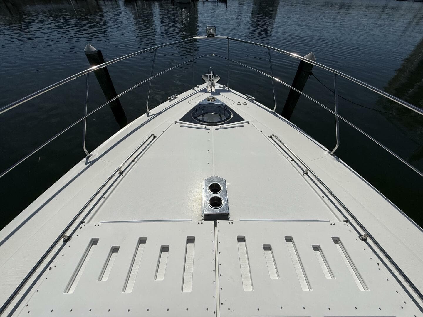 2014 Cruisers Yachts 45 Cantius