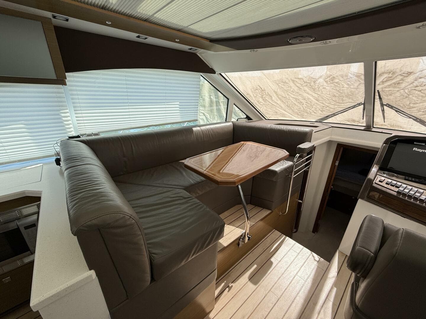 2014 Cruisers Yachts 45 Cantius