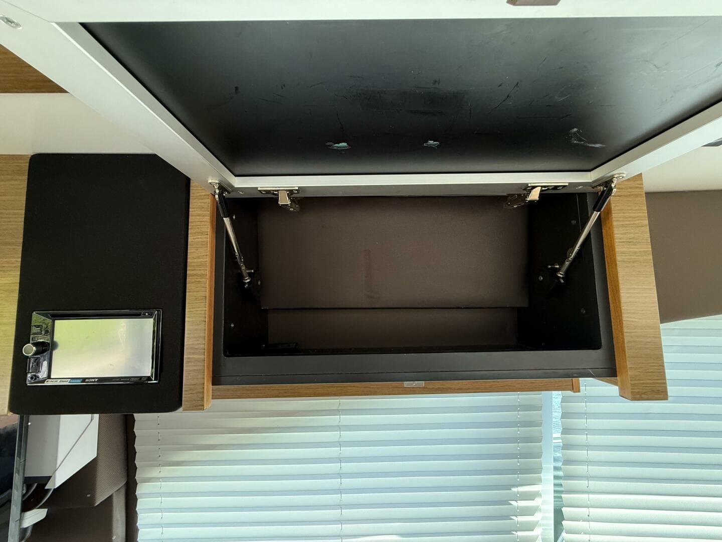 2014 Cruisers Yachts 45 Cantius