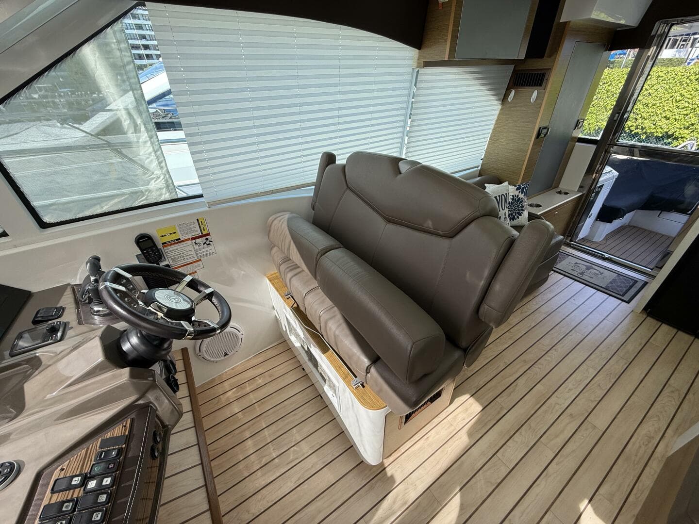 2014 Cruisers Yachts 45 Cantius
