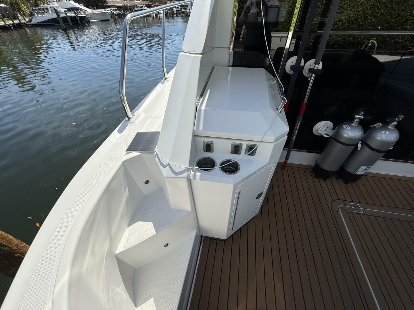 2014 Cruisers Yachts 45 Cantius
