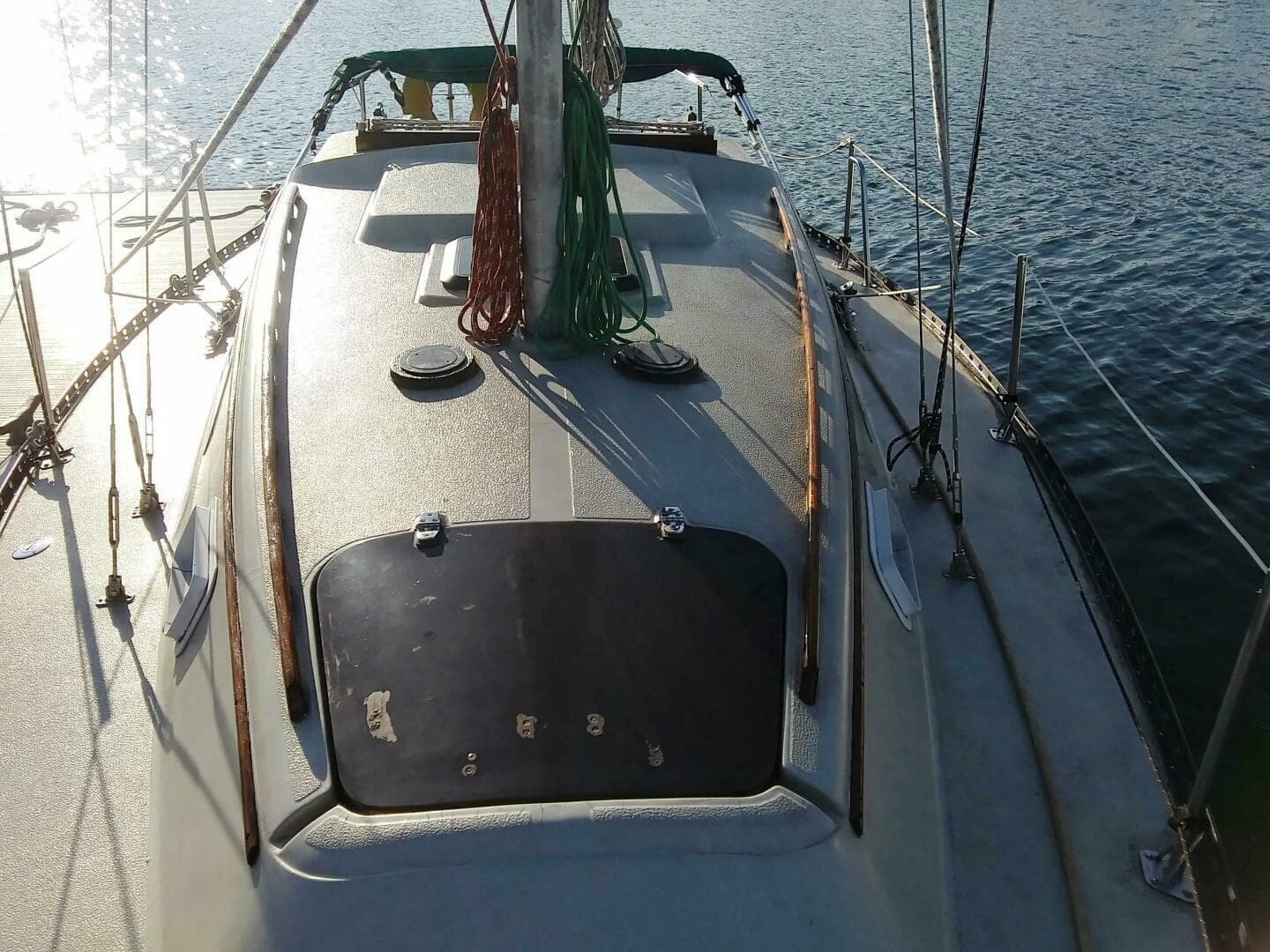 1977 Islander 28