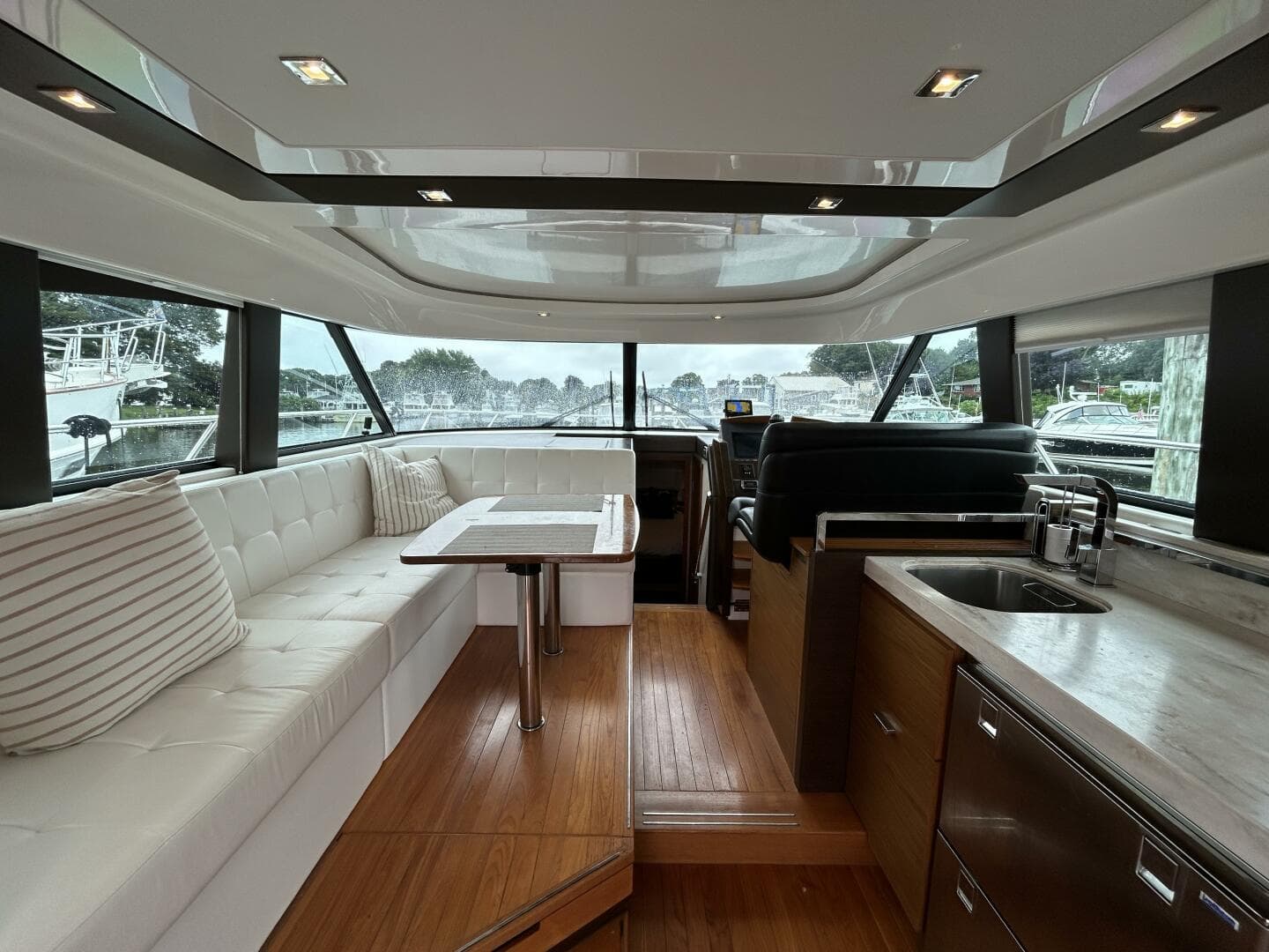 2015 Tiara Yachts C44 Coupe
