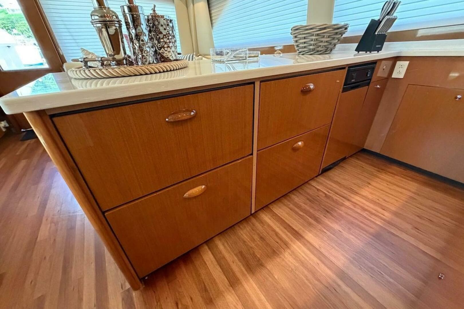 2004 Viking 56 Convertible