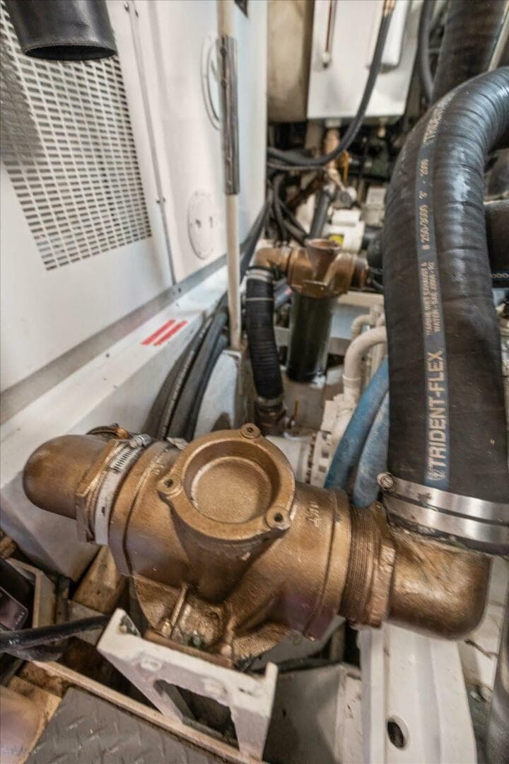 1995 Westport 106 Raised Pilothouse