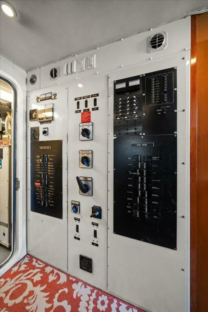 1995 Westport 106 Raised Pilothouse