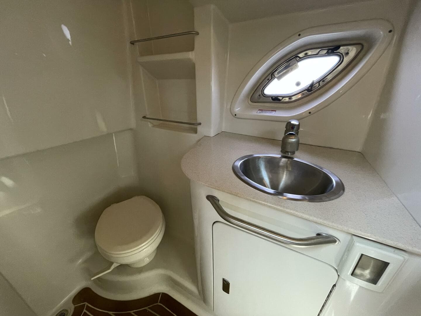 2010 Sea Ray 330 Sundancer