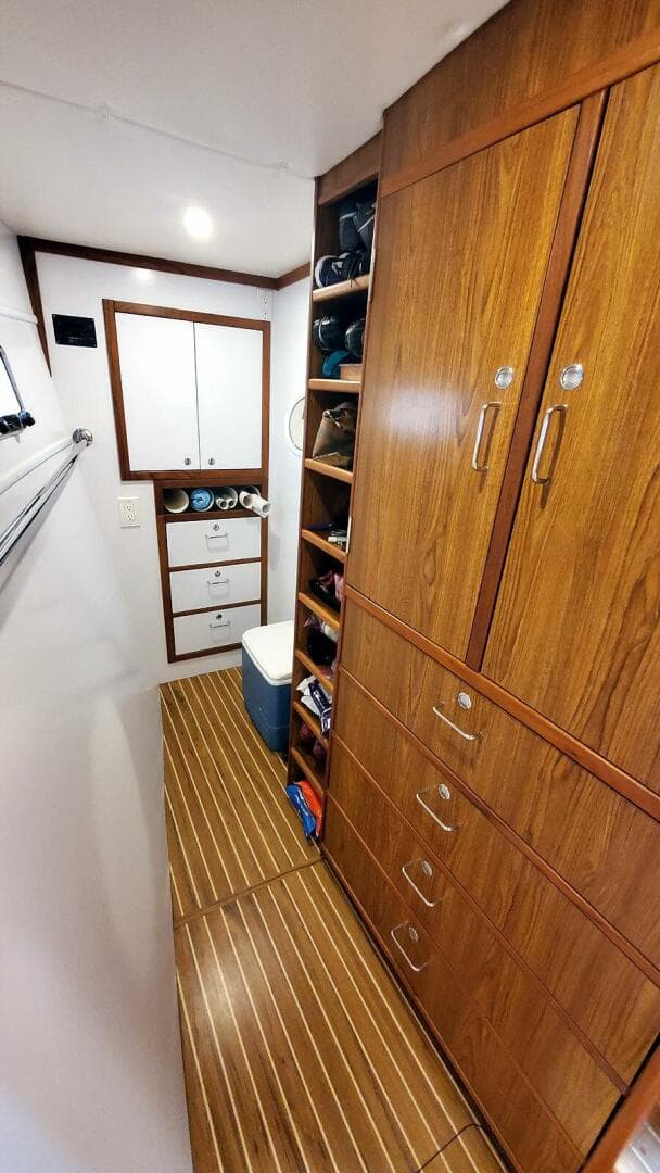 Master Walk In Storage Forward