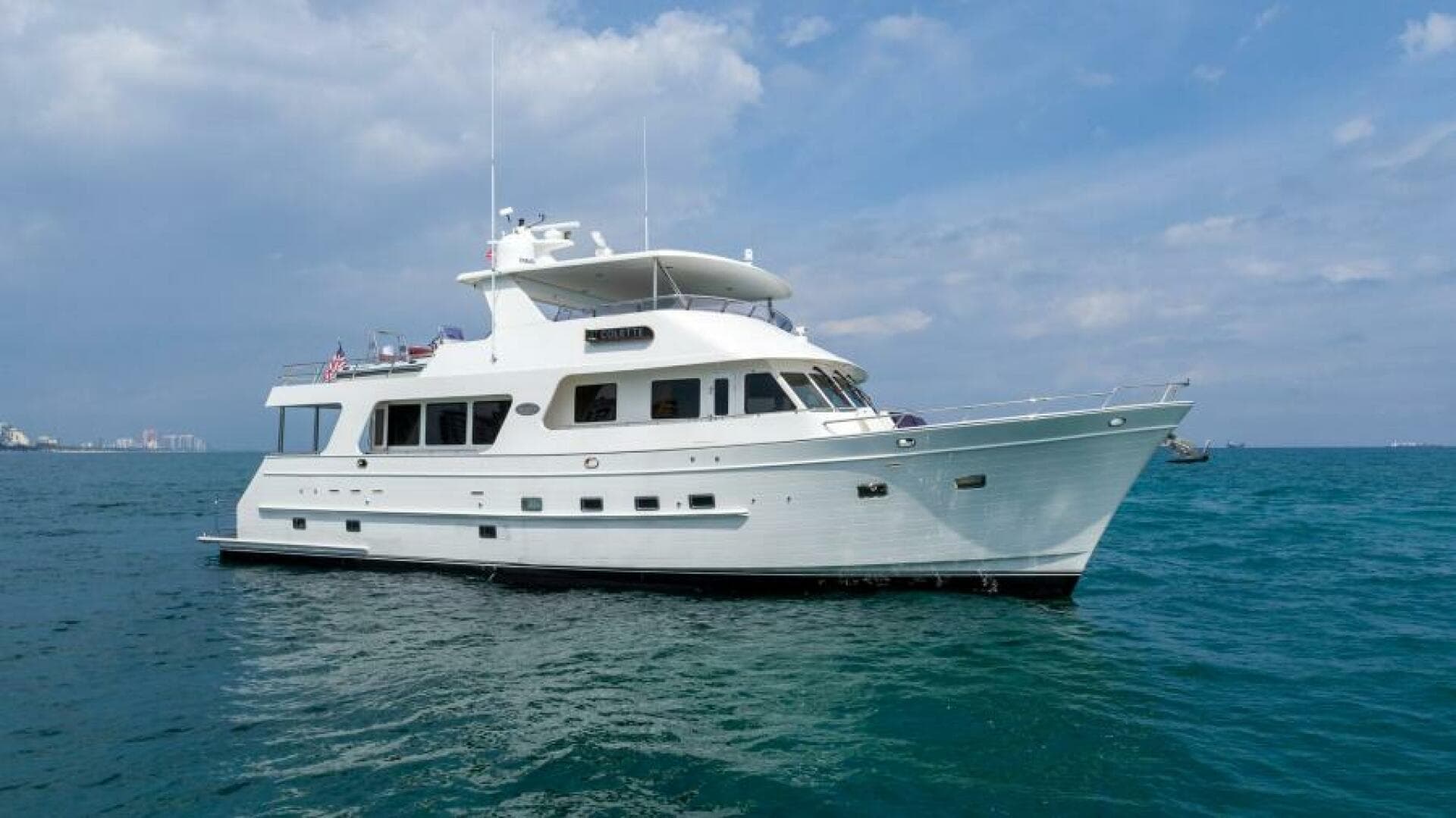 2005 Outer Reef Yachts 