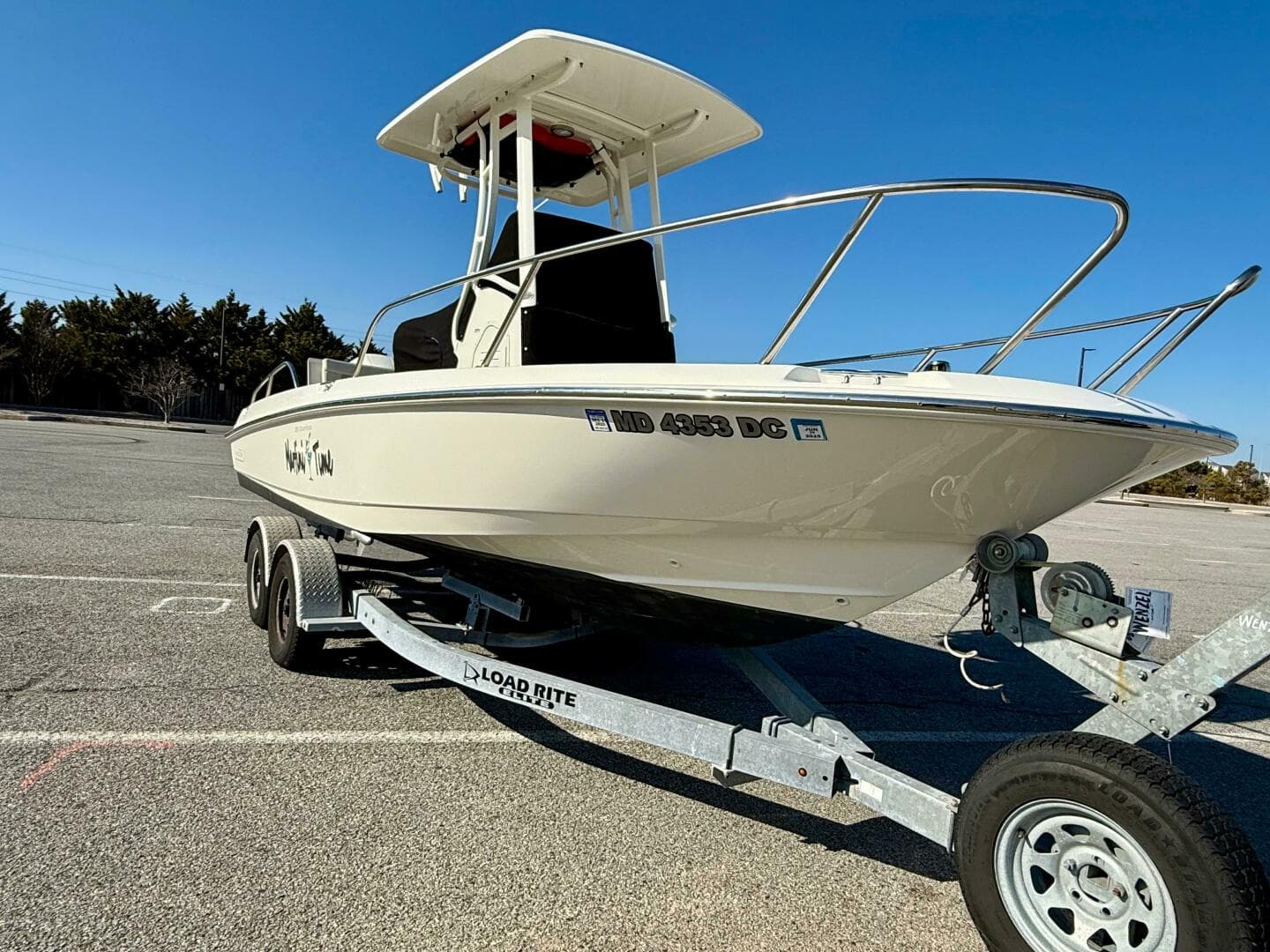 2020 Boston Whaler 210 Dauntless