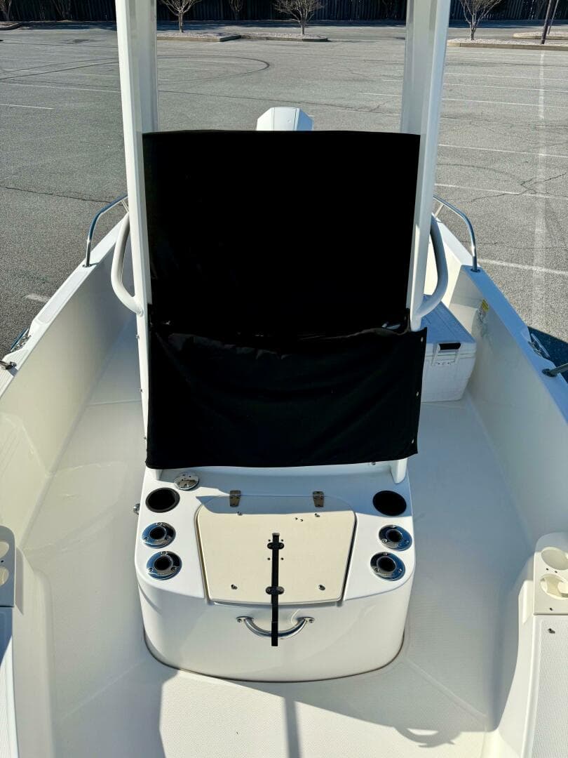 2020 Boston Whaler 210 Dauntless