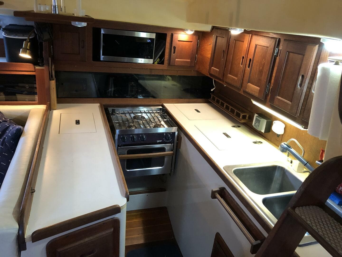 1988 Catalina Morgan Classic 41