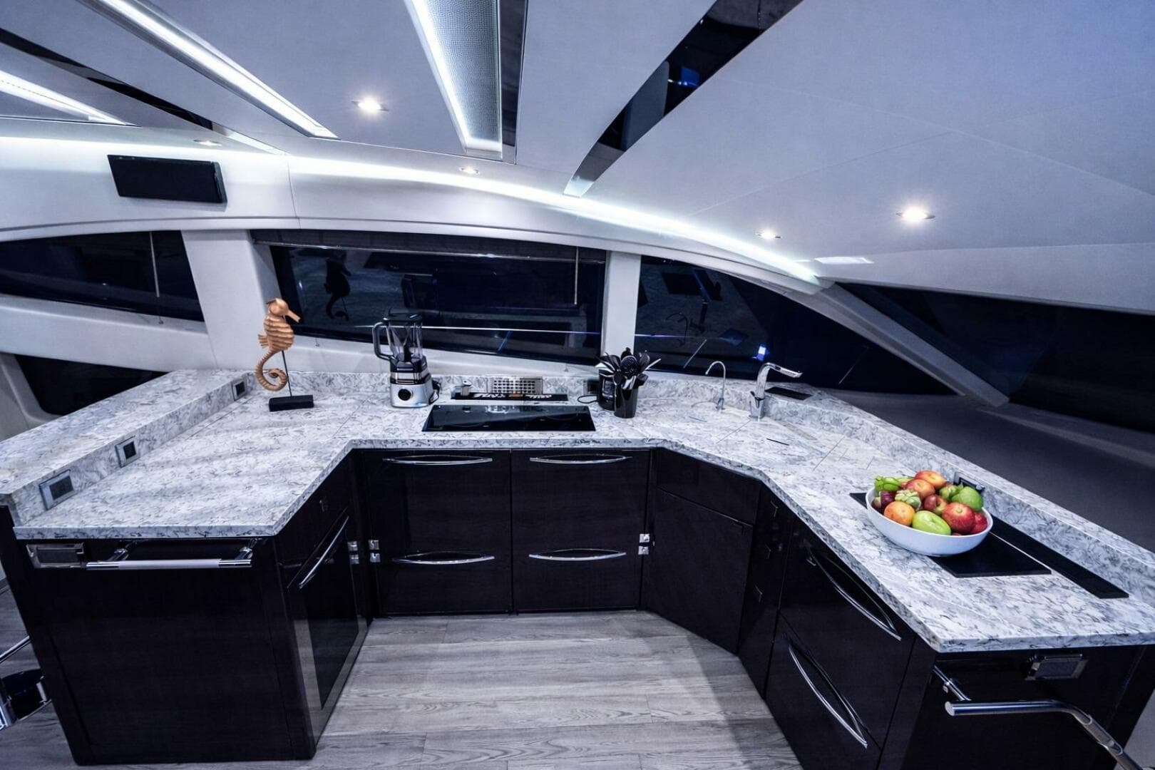 2018 Sea Ray L650 Fly