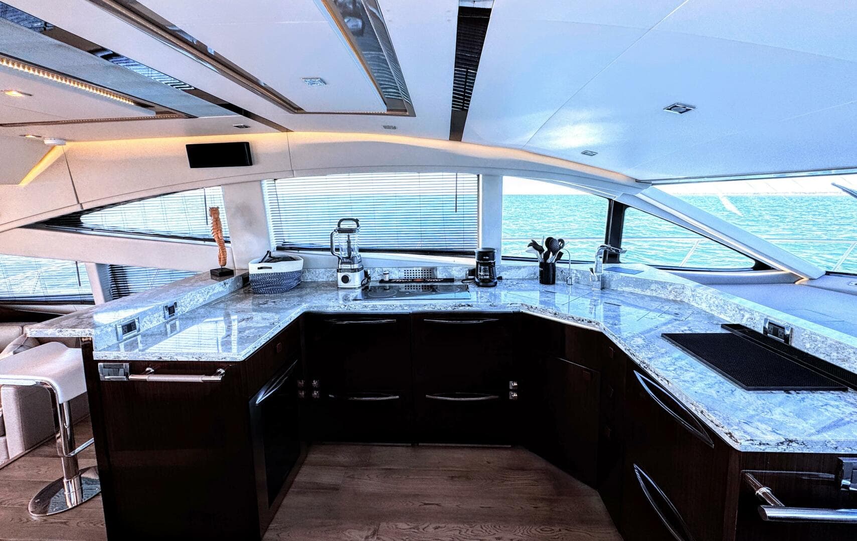 2018 Sea Ray L650 Fly