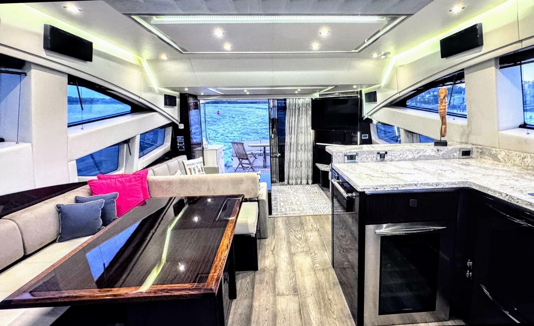 2018 Sea Ray L650 Fly