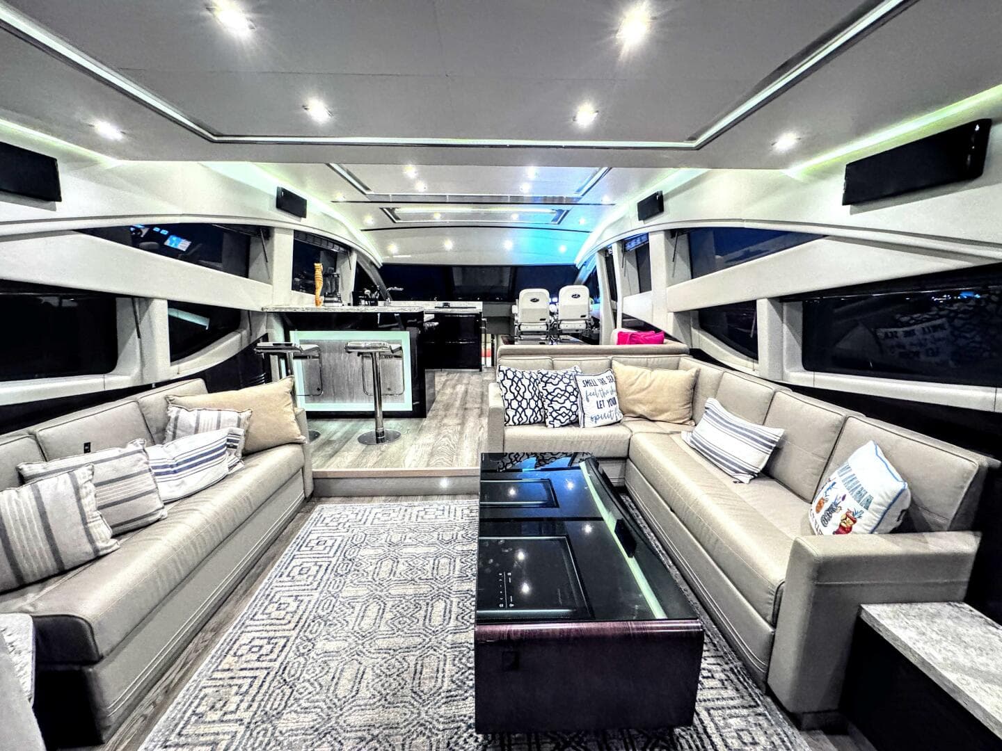 2018 Sea Ray L650 Fly