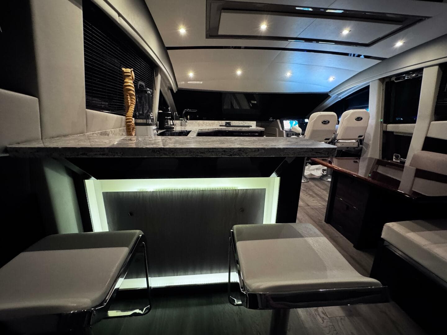 2018 Sea Ray L650 Fly