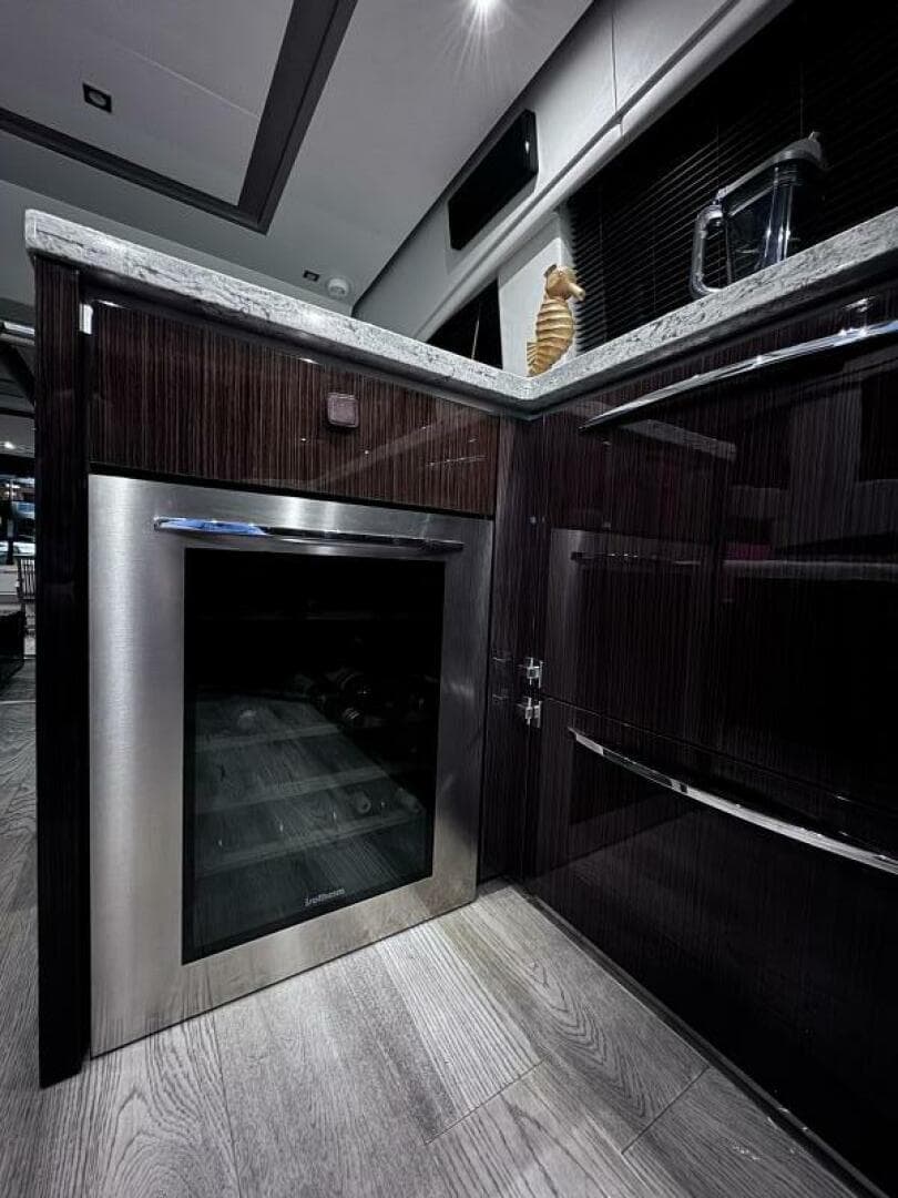 2018 Sea Ray L650 Fly