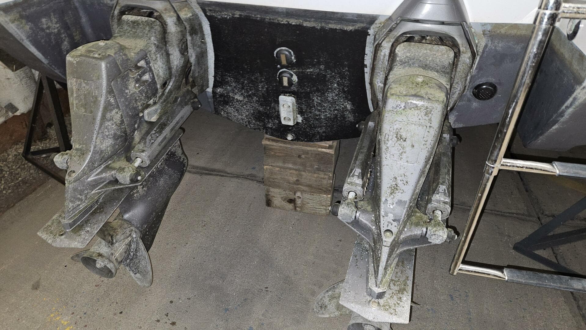 1998 Chris-Craft 320 Express Cruiser