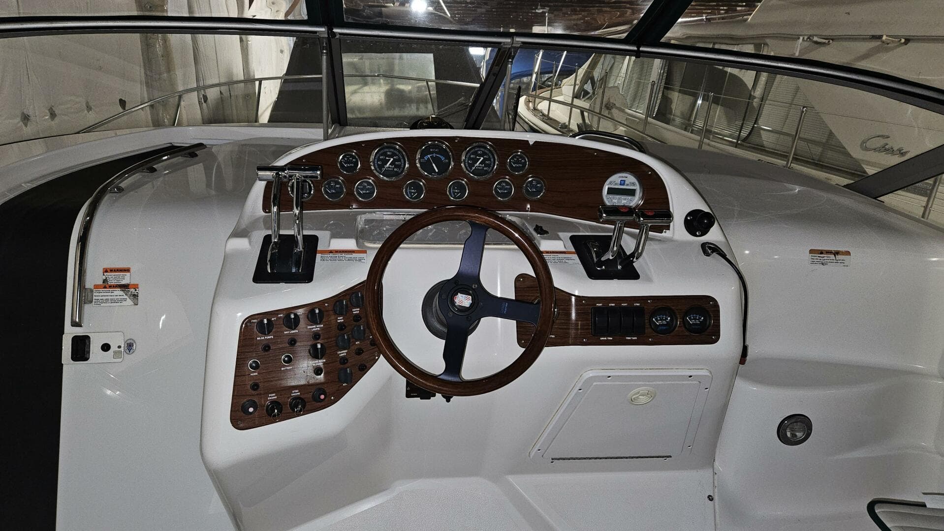 1998 Chris-Craft 320 Express Cruiser