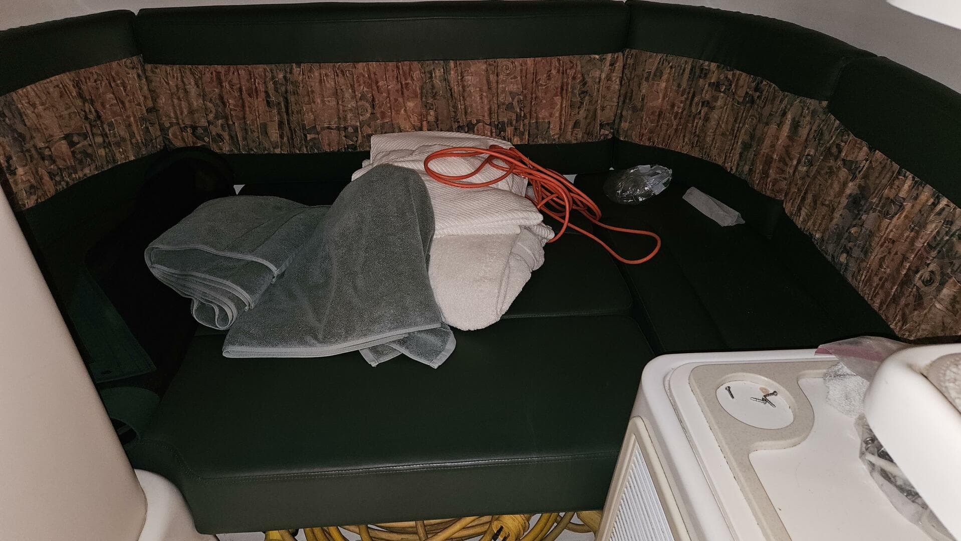 1998 Chris-Craft 320 Express Cruiser