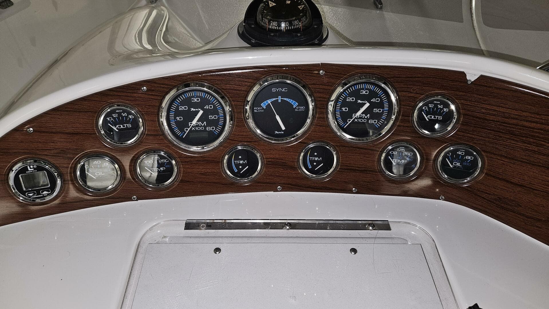 1998 Chris-Craft 320 Express Cruiser