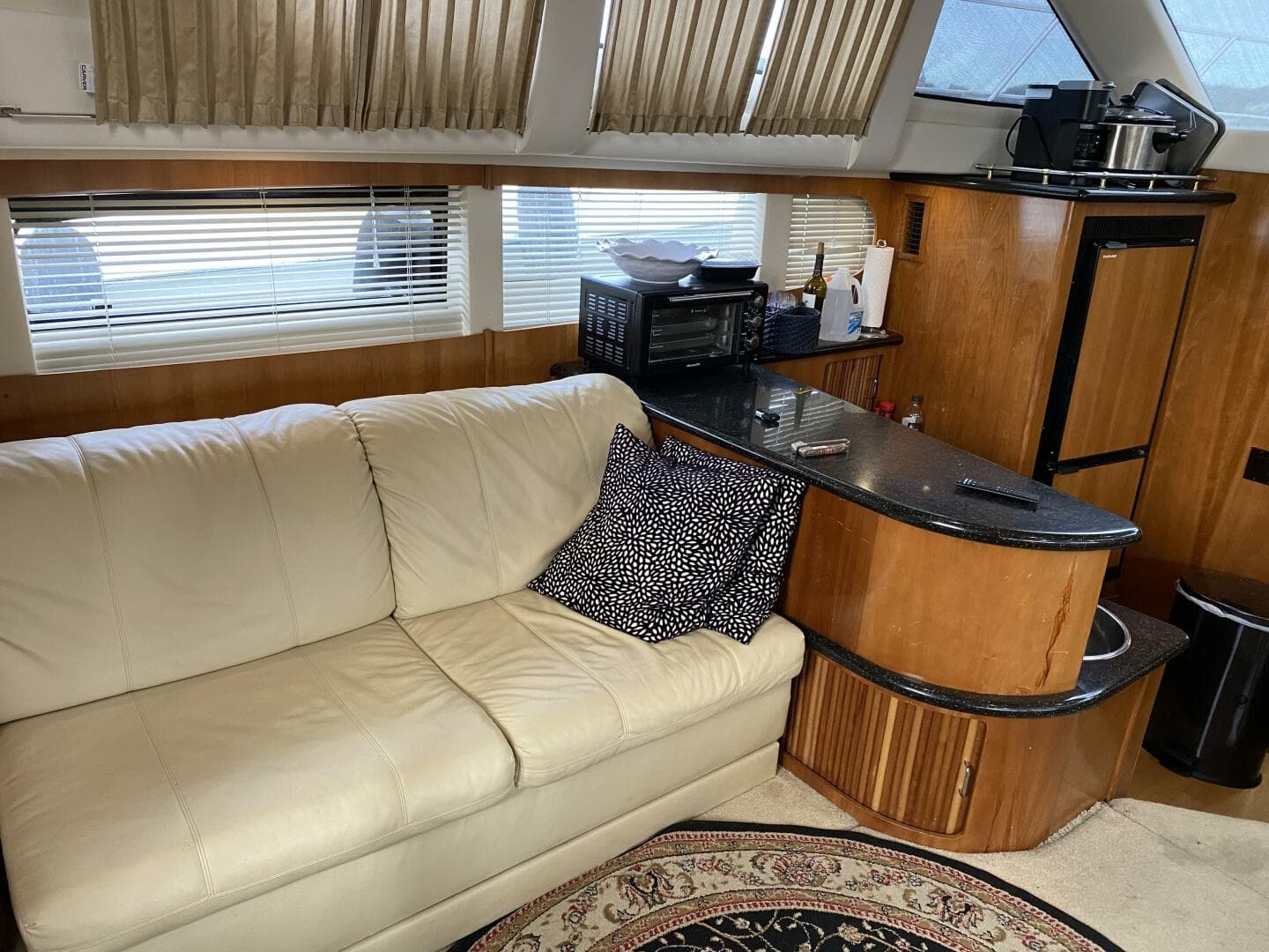 2002 Carver 444 Cockpit Motor Yacht