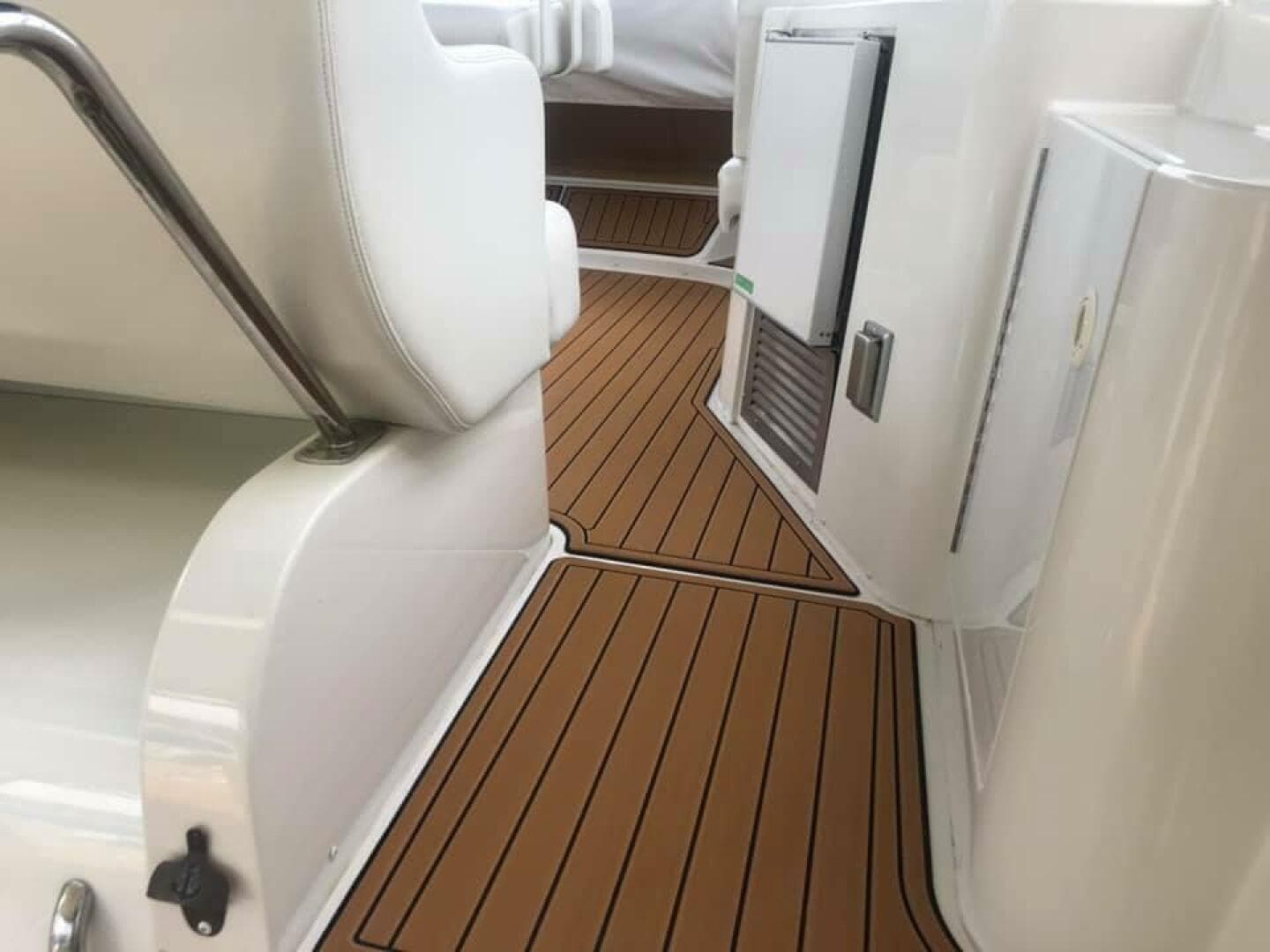 2002 Carver 444 Cockpit Motor Yacht