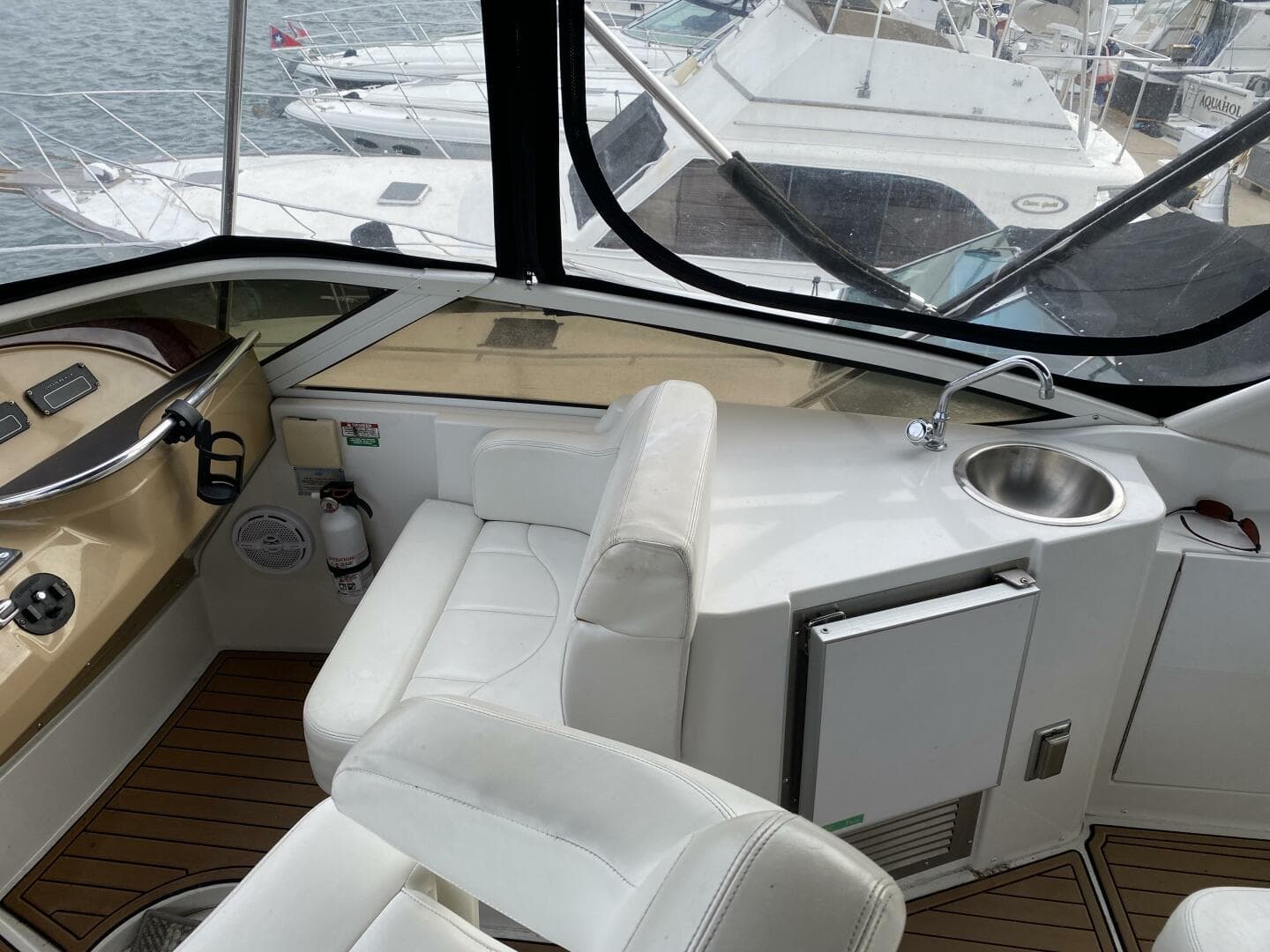 2002 Carver 444 Cockpit Motor Yacht