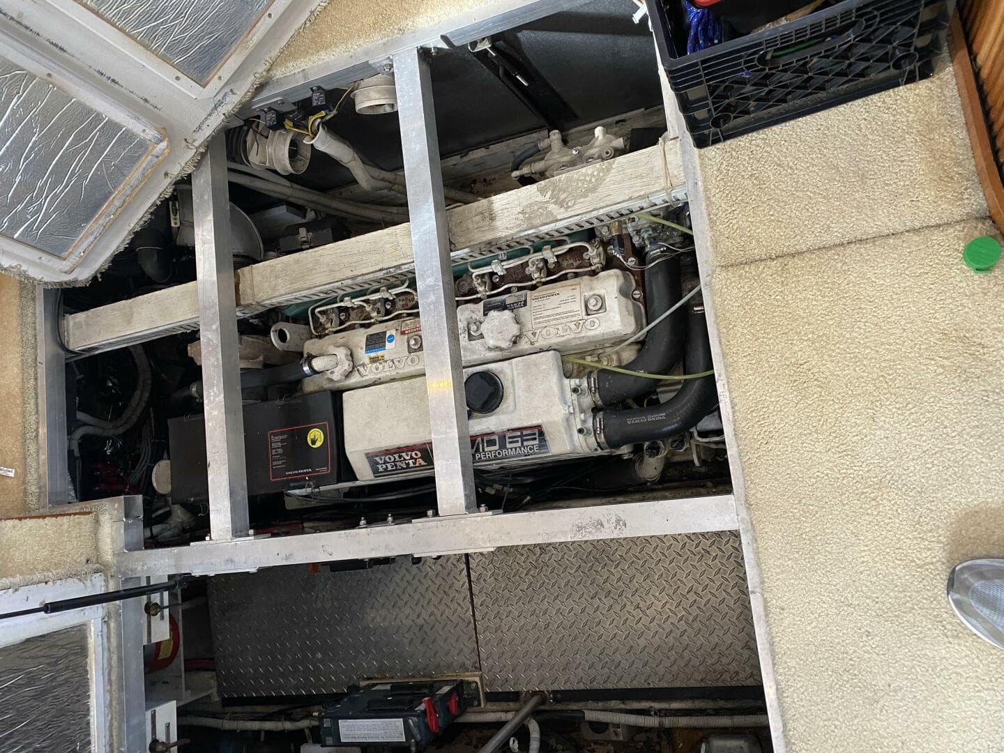 2002 Carver 444 Cockpit Motor Yacht