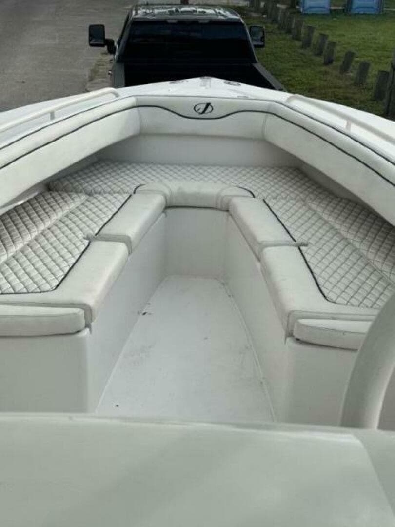 2008 31 Jupiter Center Console
