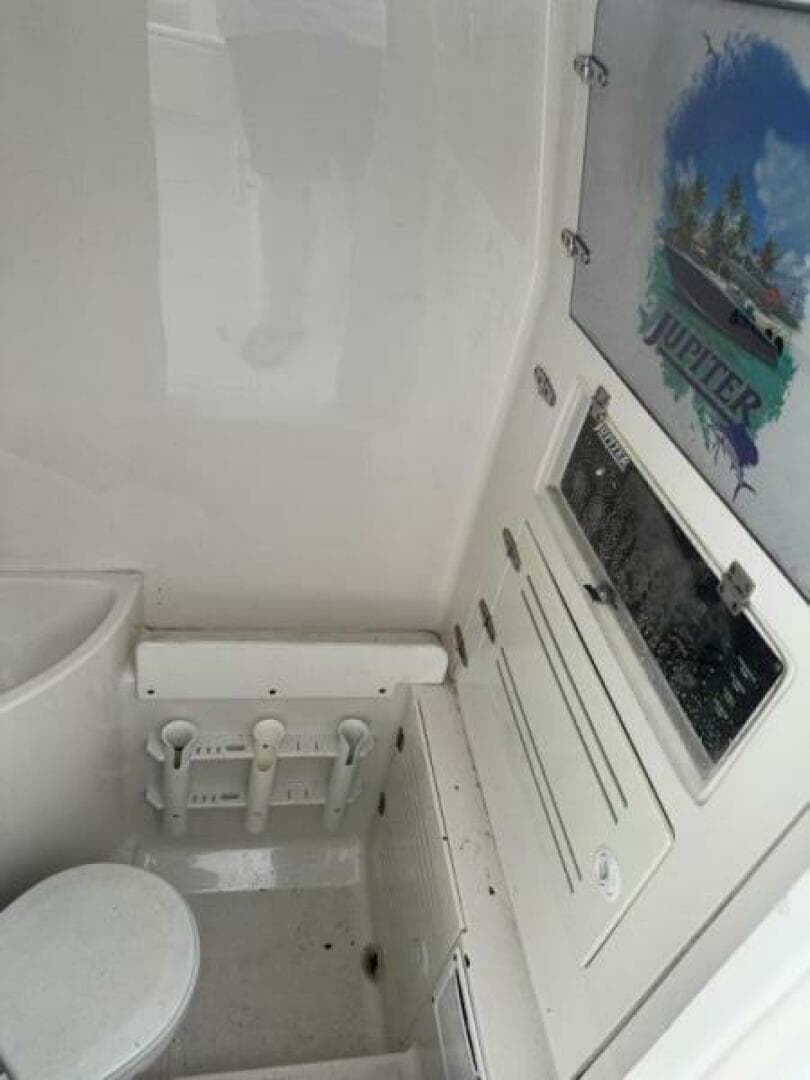 2008 31 Jupiter Center Console