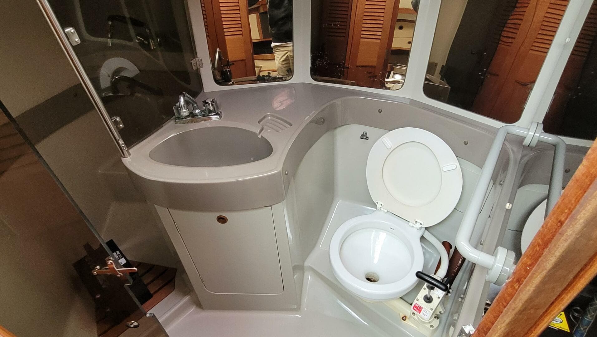 Head w/ Separate Shower Stall