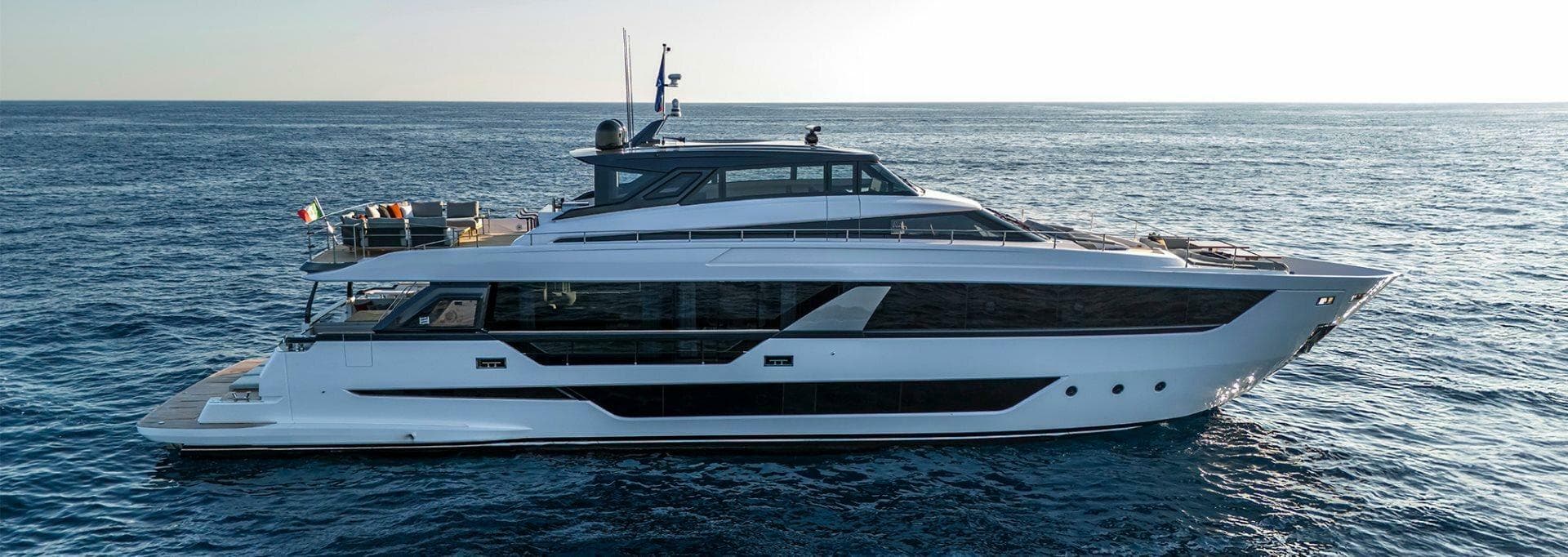 2022 Ferretti Yachts Skydeck