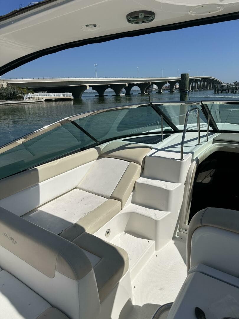 2013 Sea Ray 370 Venture