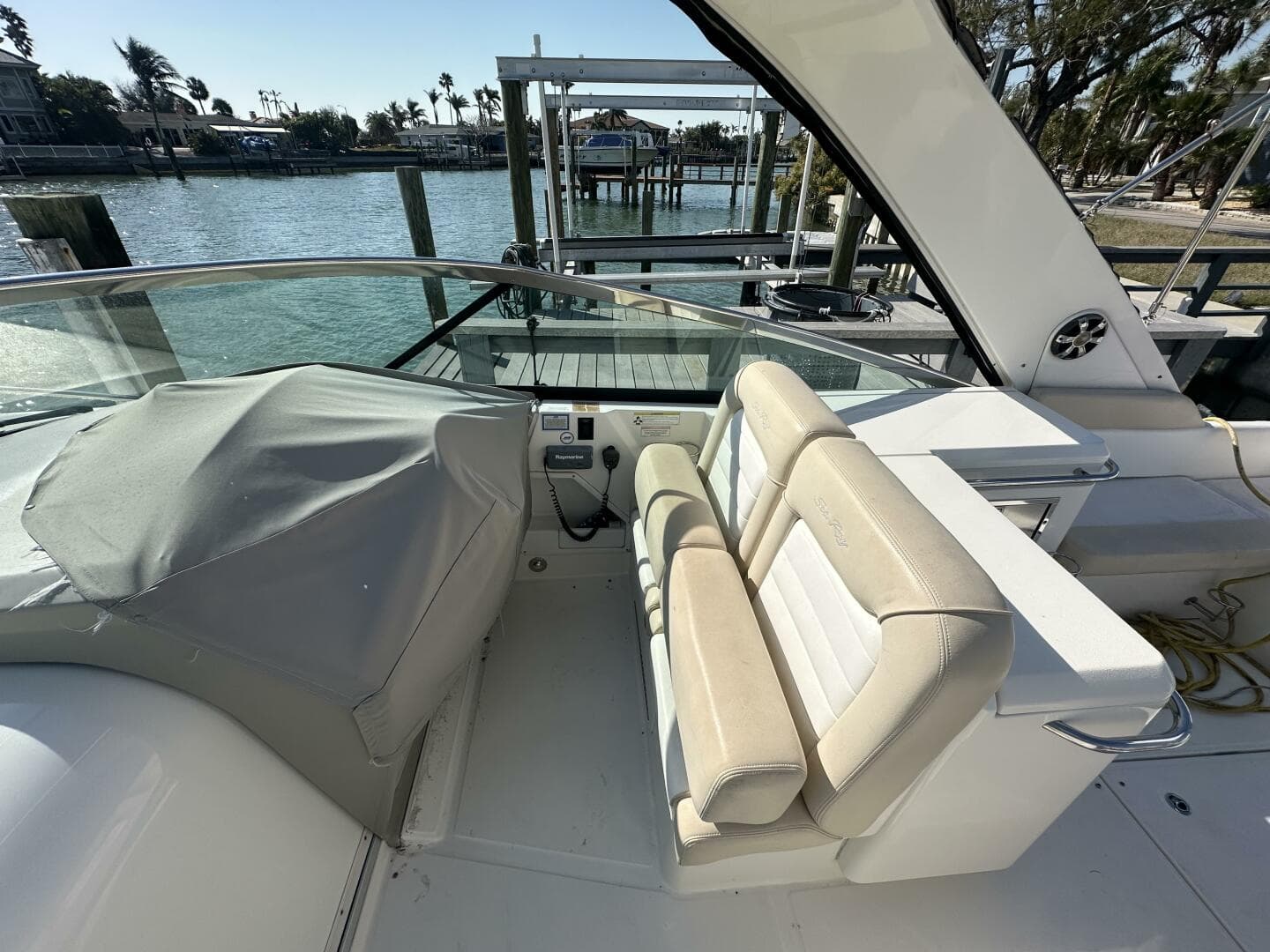 2013 Sea Ray 370 Venture