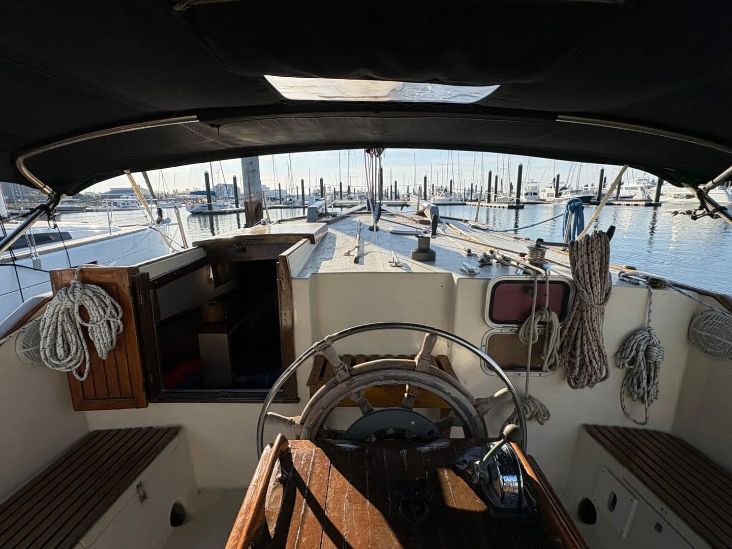 1979-freedom-40-cat-ketch-sail-9702897-20250513145334644-1_XLARGE.jpg