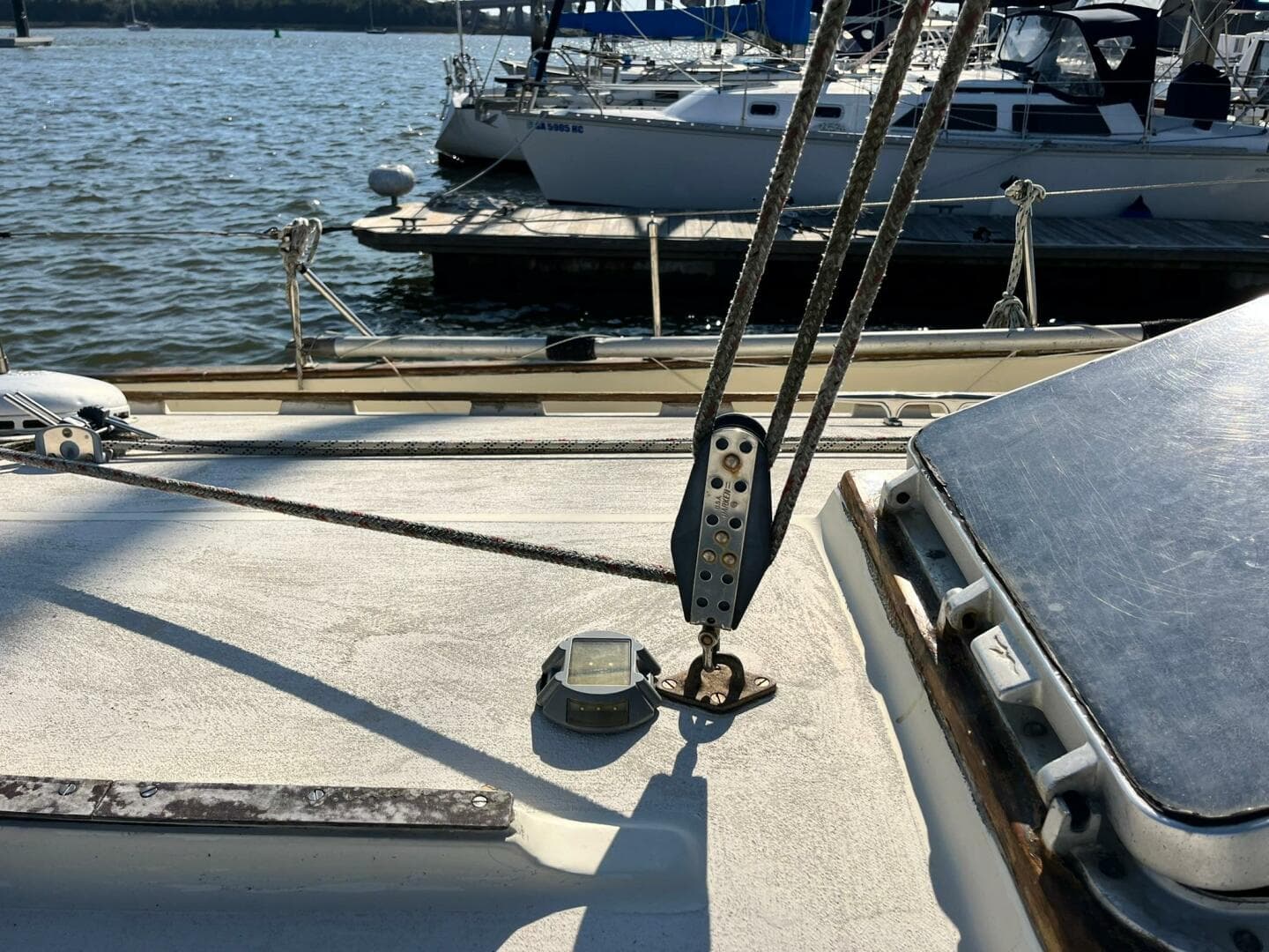 1979-freedom-40-cat-ketch-sail-9702897-20250303172745568-1_XLARGE.jpg