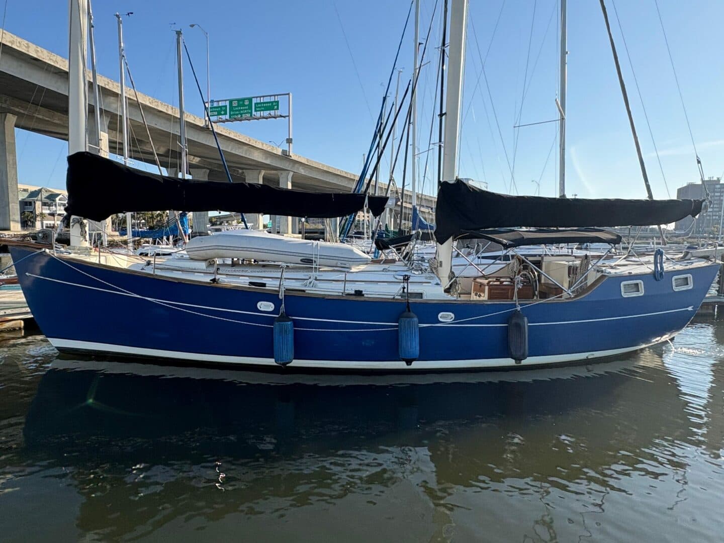 1979-freedom-40-cat-ketch-sail-9702897-20250513145330390-1_XLARGE.jpg