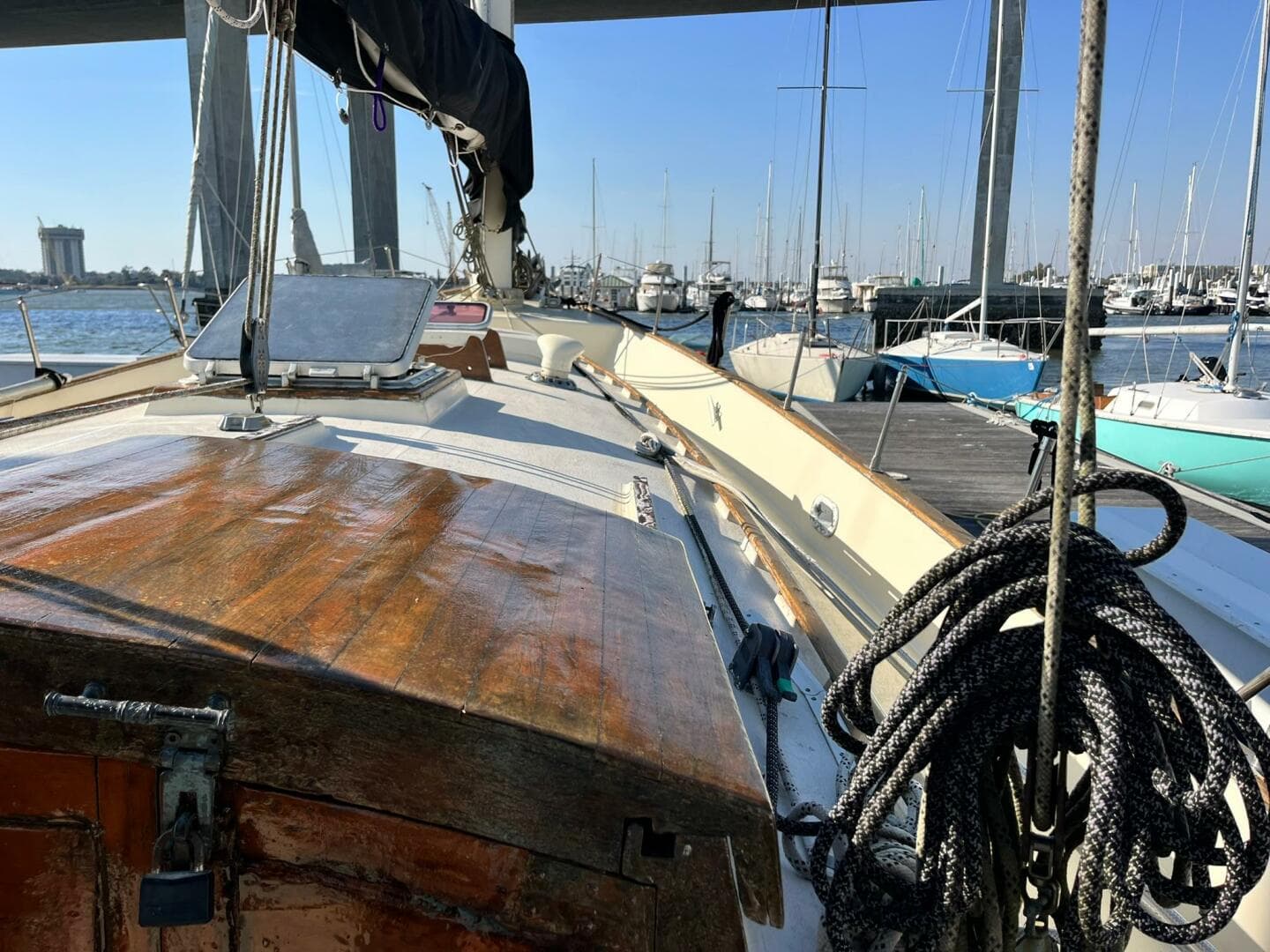 1979-freedom-40-cat-ketch-sail-9702897-20250303172757512-1_XLARGE.jpg