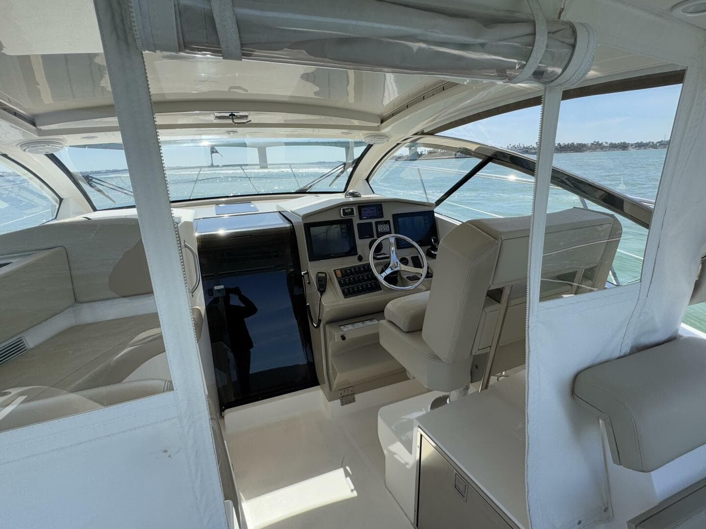 2015 Pursuit 365i Sport Coupe