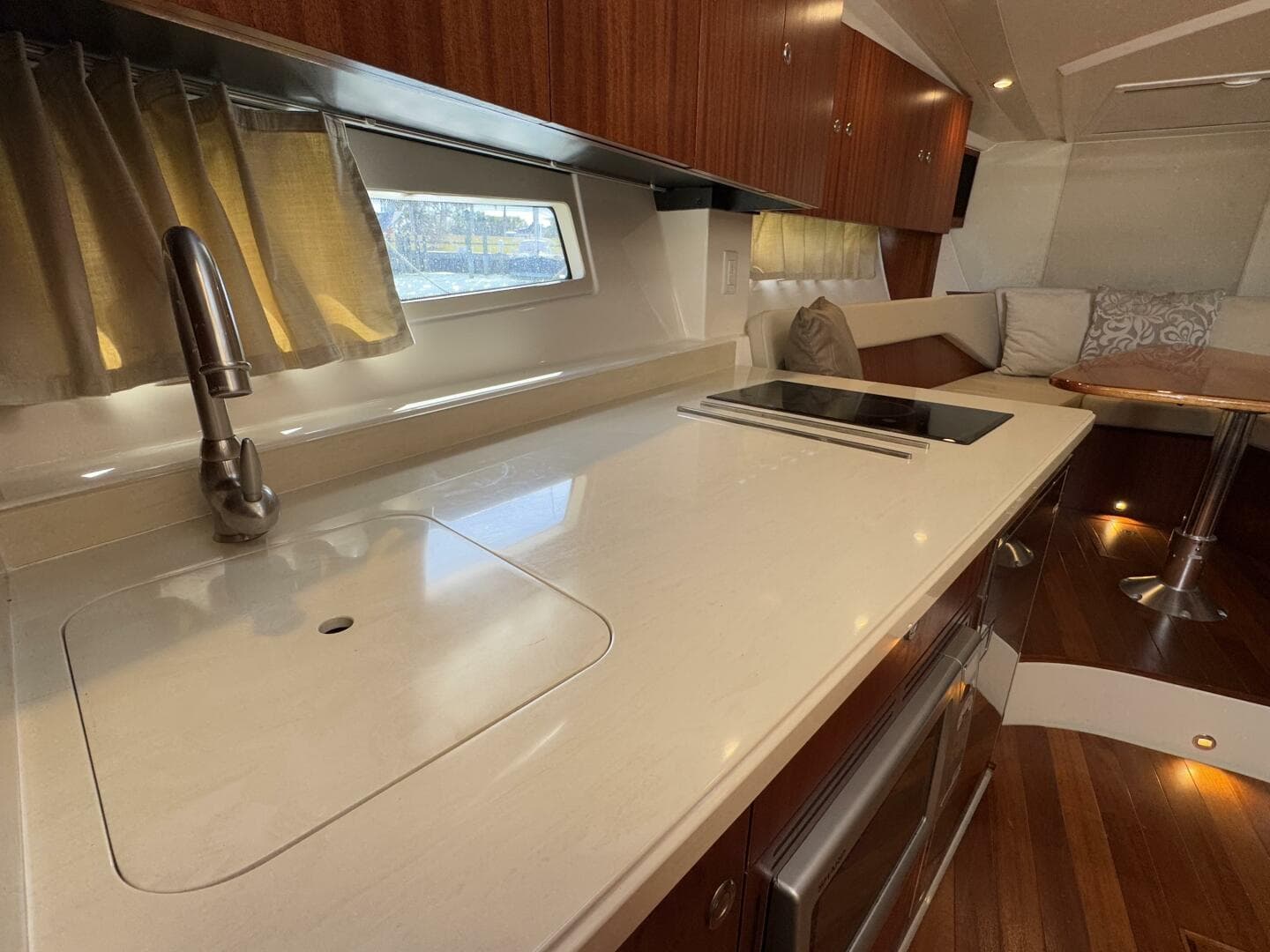 2015 Pursuit 365i Sport Coupe