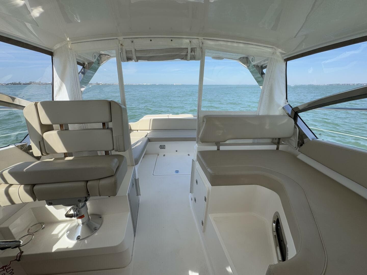 2015 Pursuit 365i Sport Coupe