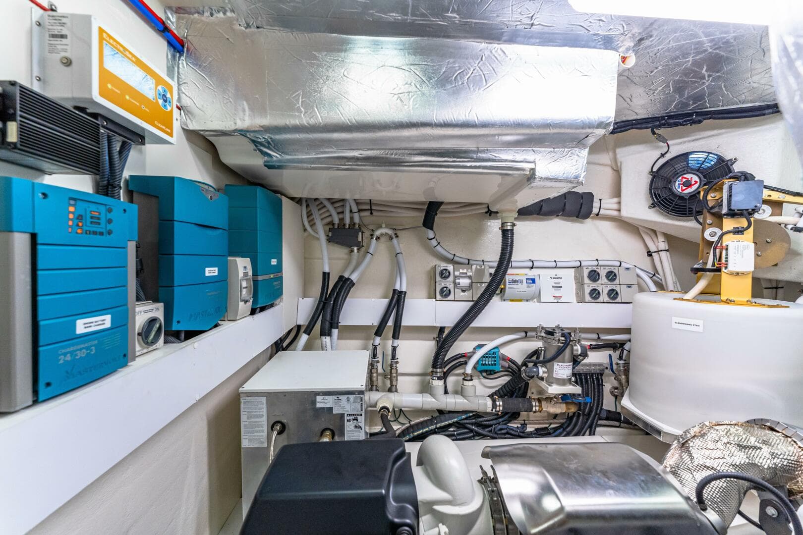 2022 Riviera 6000 Sport Yacht Platinum Edition