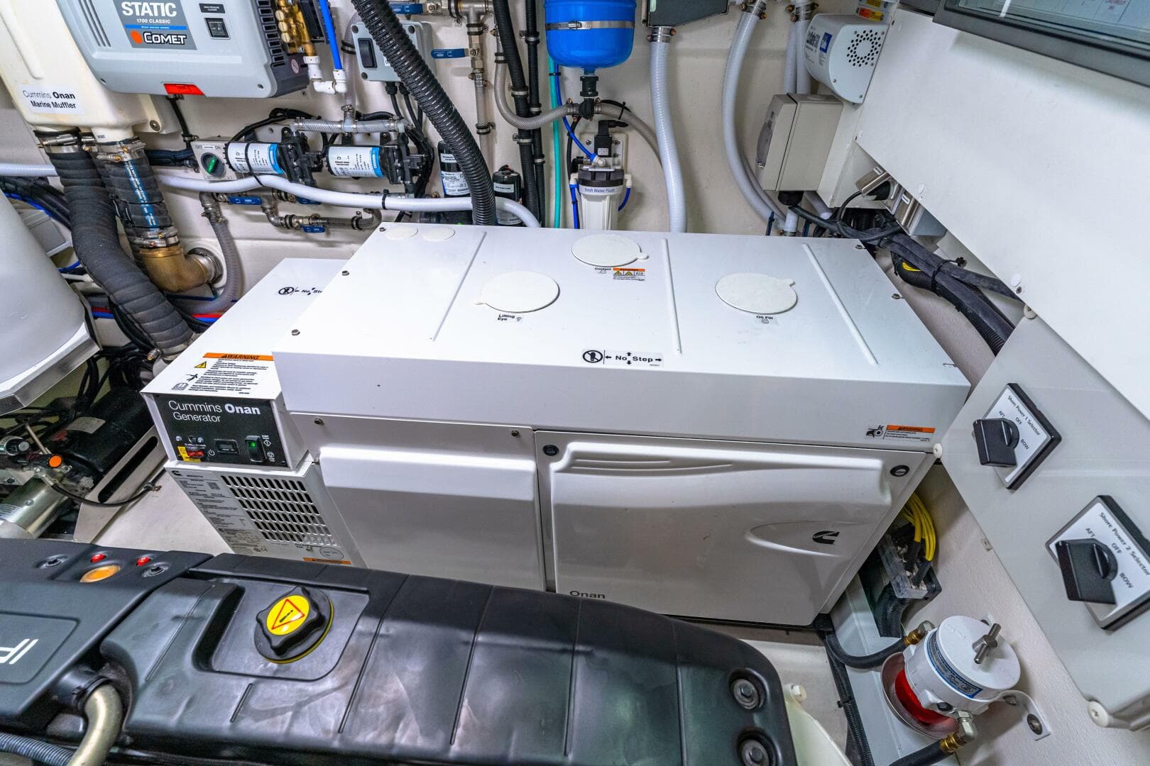 2022 Riviera 6000 Sport Yacht Platinum Edition