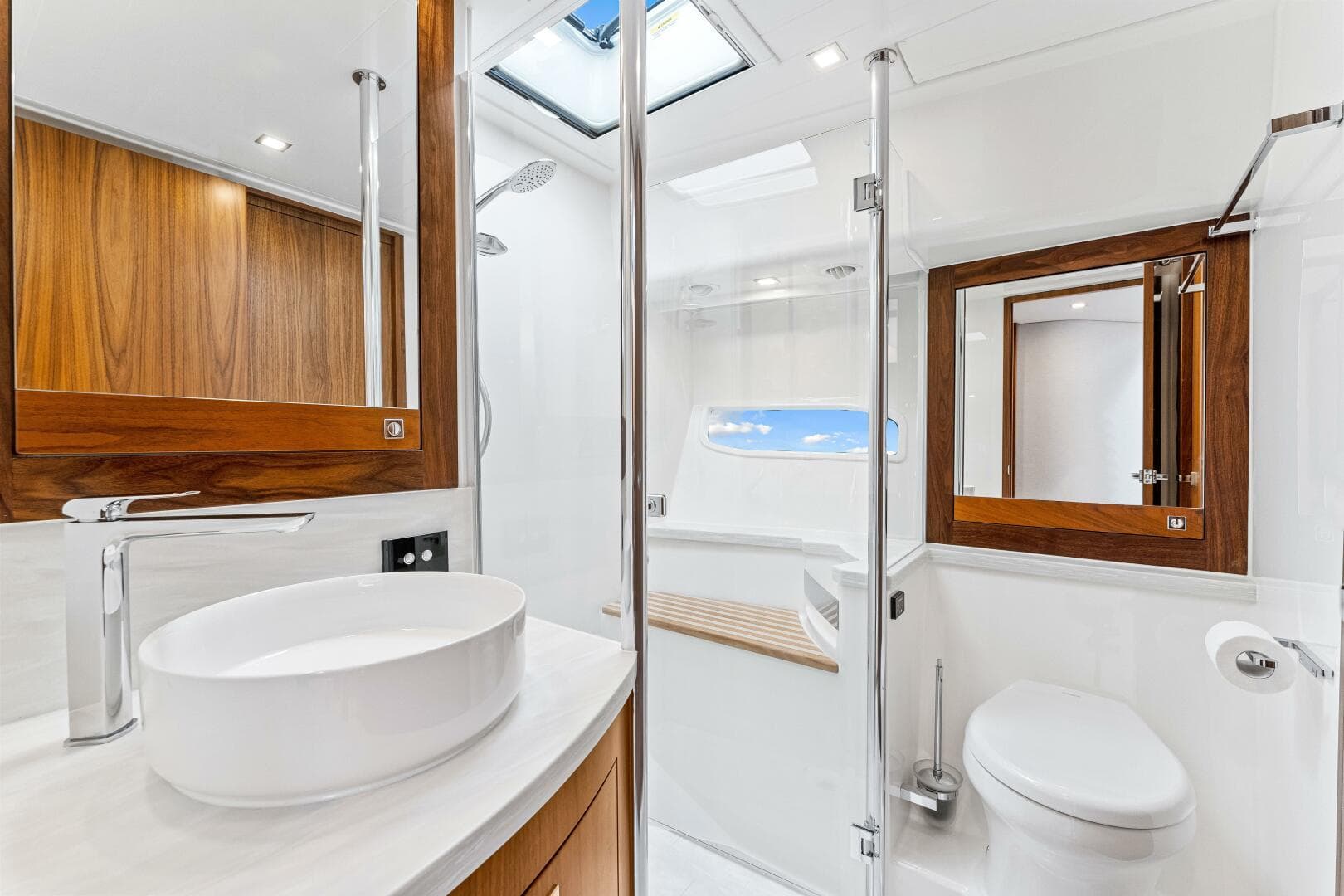 2022 Riviera 6000 Sport Yacht Platinum Edition