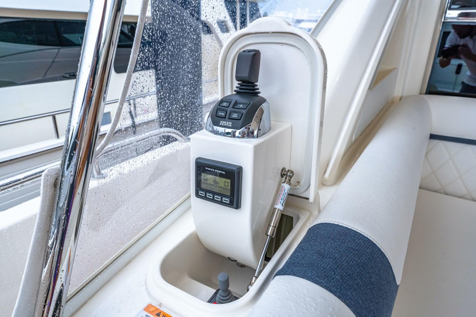 2022 Riviera 6000 Sport Yacht Platinum Edition