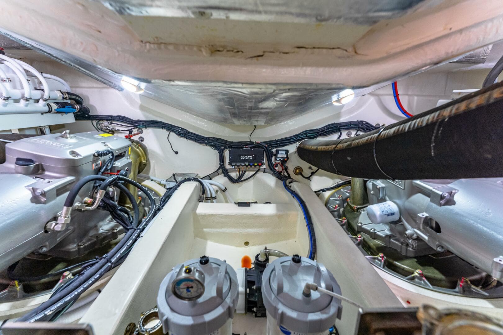 2022 Riviera 6000 Sport Yacht Platinum Edition