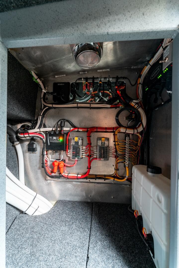 2023 Liquid Metal Maquinna Crew